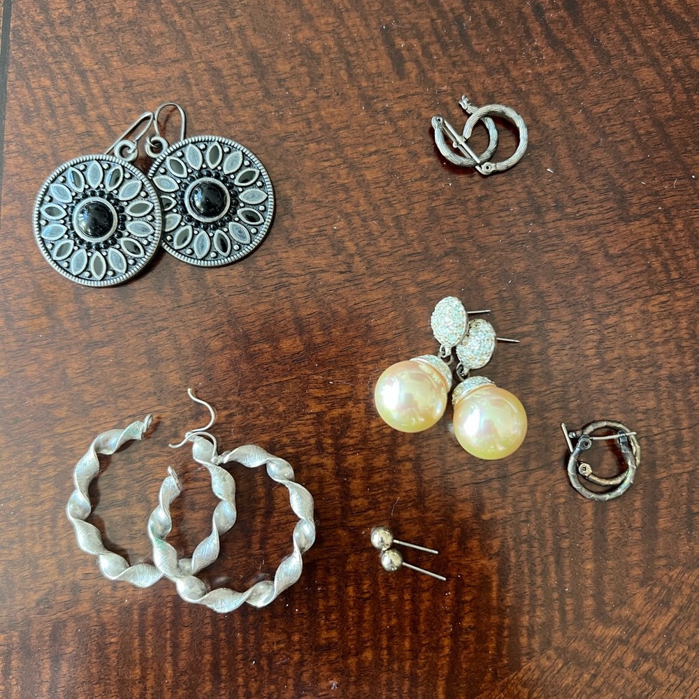 Lot of 6 Pair Pierced Earrings Hoops, Roman, Silver Tone, Gold Tone, Black Stone